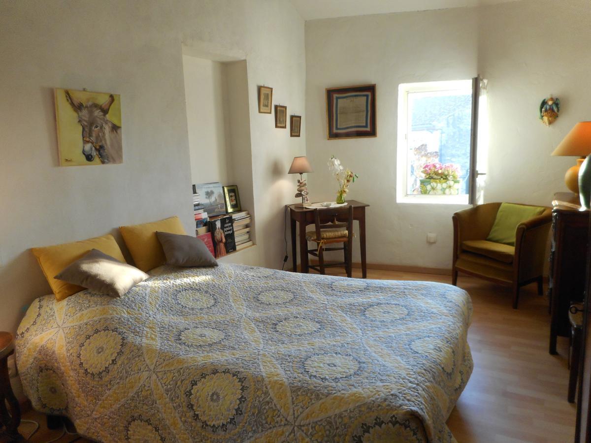Petit Grenier Douillet De Cathie Bed and Breakfast Roquemaure  Eksteriør billede
